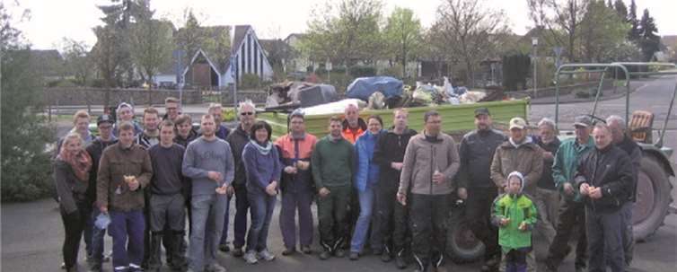 Die Einwohner der Ortsgemeinde Dohr waren beim Umwelttag zahlreich vertreten.privat