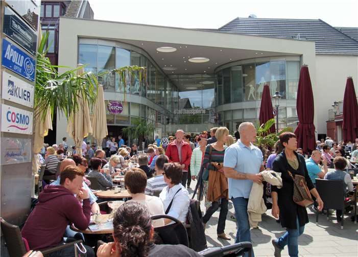 Die Einzelhändler und Gastronomen erhoffen sichfür den verkaufsoffenen Sonntag wieder angenehmes Wetter,damit sie an den Erfolg vergangener Jahre anknüpfen können.