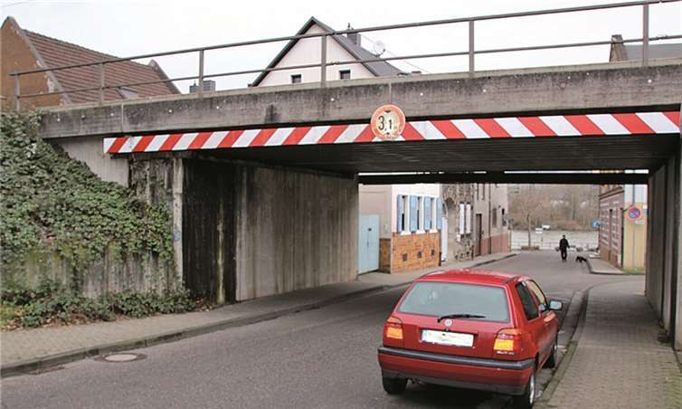 Die Eisenbahnbrücke in der Becherstraße in Weißenthurm ist eine der betroffenen Brücken.Verbandsgemeindeverwaltung Weißenthurm