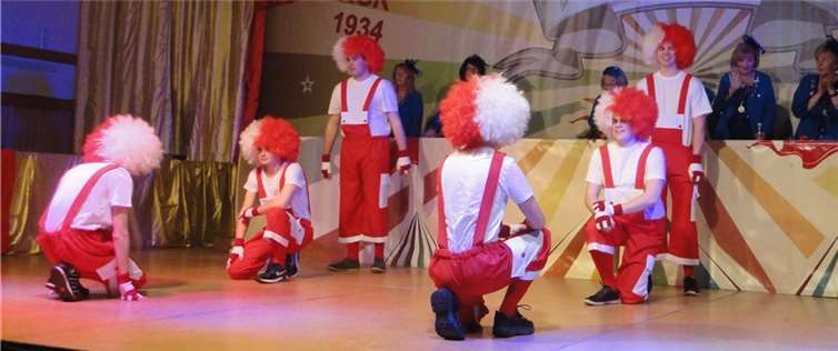 Die Elastics aus Rieden präsentierten einen schmissigen Tanz.