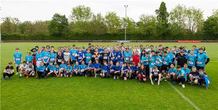 Die Elf- bis 13-Jährigen nahmen voller Begeisterung am Sprint-Cup für die Neuwieder Schulen im Rhein-Wied-Stadion teil.  Foto: dietmarwalter|photography