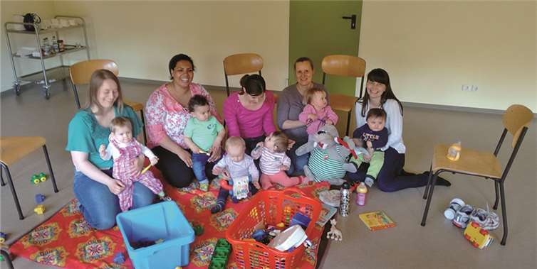 Die Eltern der Spielgruppe der kfd Leubsdorf konnten sich über die richtige Zahnpflege bei Kindern in der Altersgruppe bis zum Kindergartenalter informieren. Privat