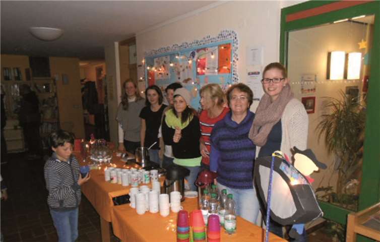 Die Eltern hatten ein vielfältiges, leckeres Buffet zusammengetragen.