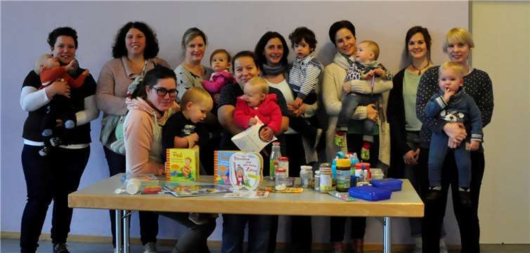 Die Eltern informierten sich über Zahngesundheit von Anfang an.Privat