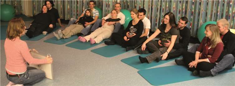 Die Elternschule Mayen bietet unterschiedliche Angebote für Eltern vor und nach der Geburt des Kindes an. privat