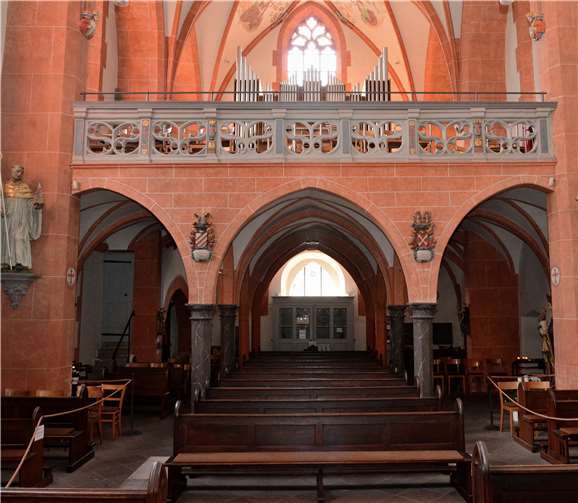 Spannende Geschichte(n) der Niederwerther St. Georgskirche Folge 15 Die Empore mit den beiden Wappen links und rechts. Fotos: privat