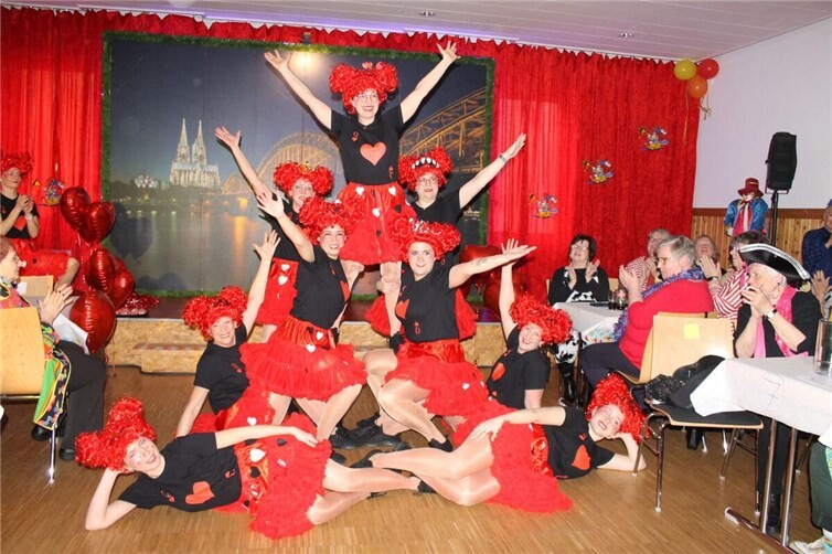 Die „Enchiladas“ tanzten in diesem Jahr als HerzköniginnenFoto: privat