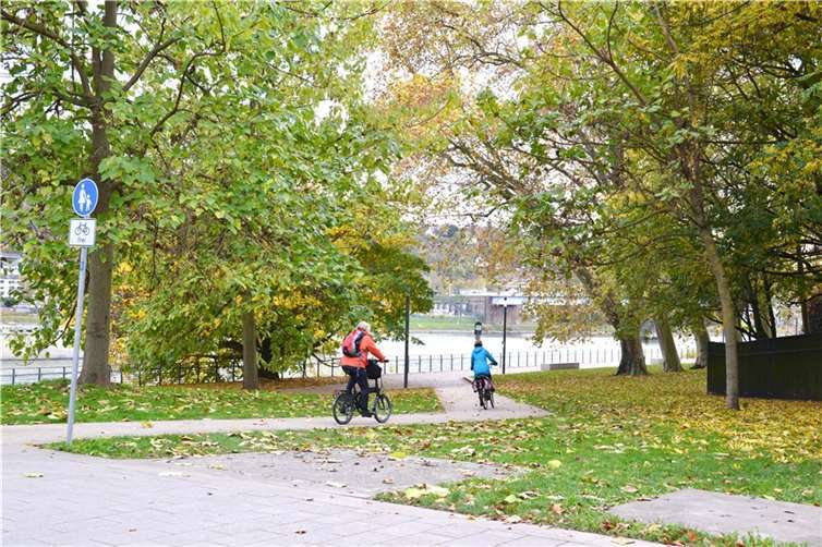 Die Engstelle am Oberlandesgericht vom Konrad-Adenauer-Ufer in die Kaiserin-Augusta-Anlage will der Eigenbetrieb verbreitern.