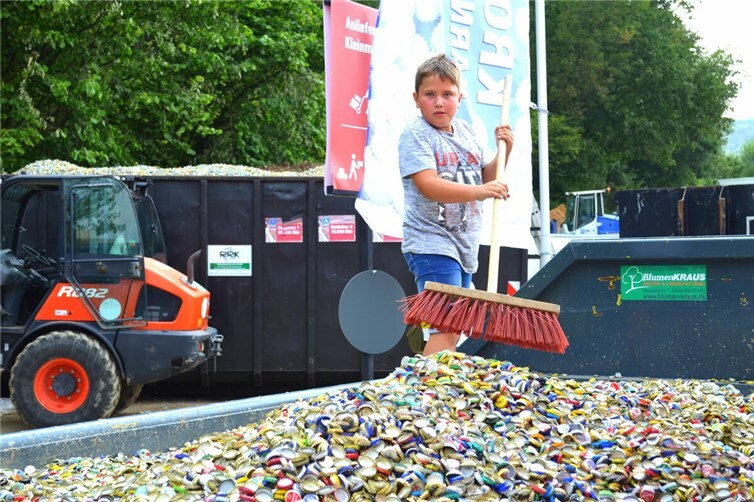 Die Entgegenname der Kronenkorken war harte körperliche Arbeit.