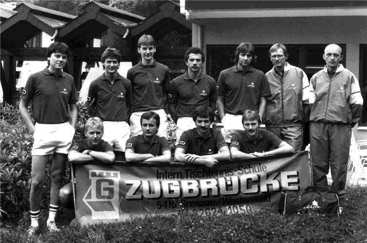 Die Entstehung des TTC Grenzau und dessen Entwicklung nehmen zu Recht einen großen Raum in Manfred Gstettners Biografie und Leben ein, denn mit nur 16 Jahren gründete er den VereinFotos: privat/Verlag