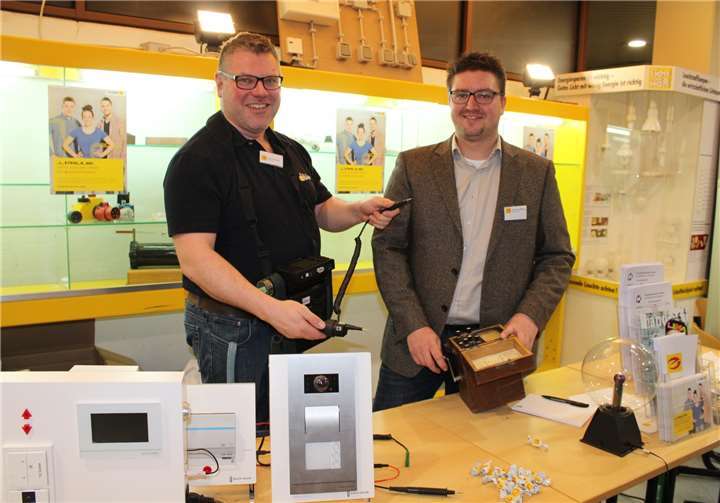 Die Entwicklung zu moderner Elektro-Technik konnte am Stand der Elektro-Innung bestaunt werden.