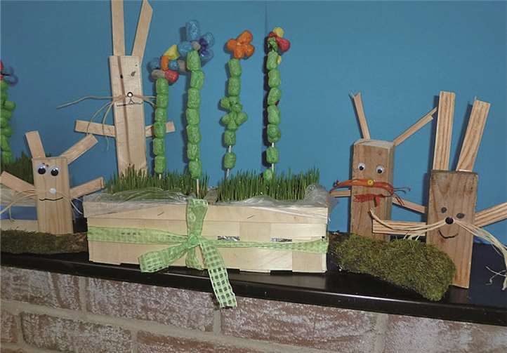 Die Ergebnisse der Kinder werden stolz den Eltern präsentiert.