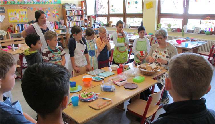 Die Ernährungsexpertin der Landfrauen im Rahmen des LEADER Projektes im Einsatz. Foto: privat