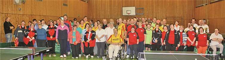 Die Eröffnung des Tischtennisturniers. Caritas Werkstätten