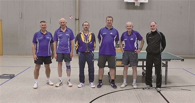 Die Ersten Herren nach ihrem Spiel gegen die Sportkameraden aus Lengsdorf (v.l.) Gerhad Schäfer, Ulrich Schröer, Markus Frömbgen, Marko Niffka,Norbert Dahm, sowie Udo Linke. privat
