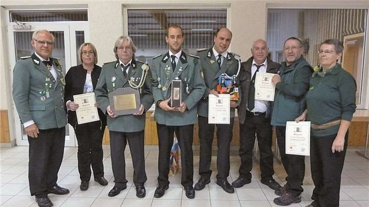Die Erstplatzierten bei St Genovefa Pokalschießen.