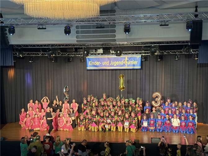 Die Erstplatzierten des Jugendturniers.  Foto: Lukas Eckenberger