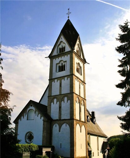 Die Erzbischof-Hermann-zu-Wied-Gedächtniskirche in Niederbieber. Seit 30 Jahren fördert der Kirchbauverein deren Pflege und Erhalt.  Fotos: Erhard Jung