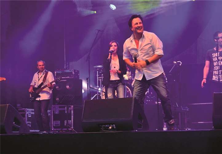 Die Eventband Brassmachine begeisterte am Deutschen Eck bis kurz vor dem Feuerwerk.