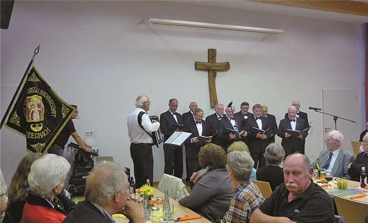 Die „Evergreens“ traten als Überraschung des Abends auf. privat