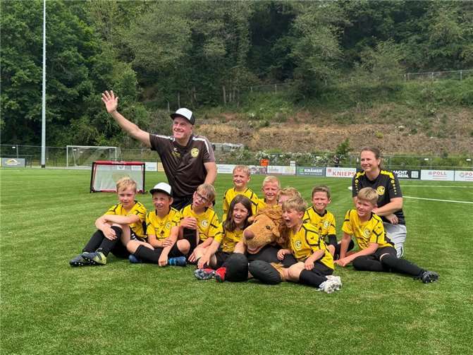 Die F-Jugend der GSG mit ihrem Trainer-Team.  Foto:privat