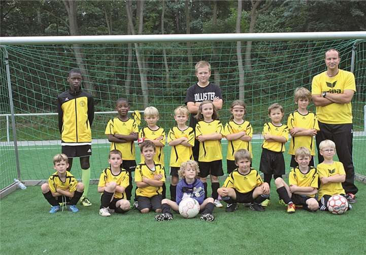 Die F-Jugend des FC Flerzheim vor dem Spiel.privat