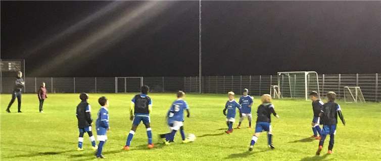 Die F1-Jugend hatte nach Anfangsschwierigkeiten den Ball und dem Gegner im Griff. Foto: privat