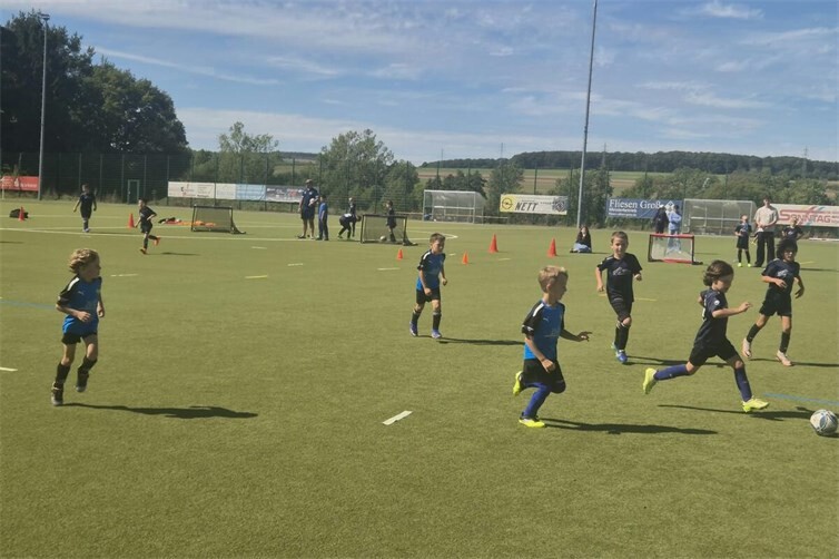 Die F2 der JSG Bachem/Walporzheim zeigt Spielfreude und Einsatz.