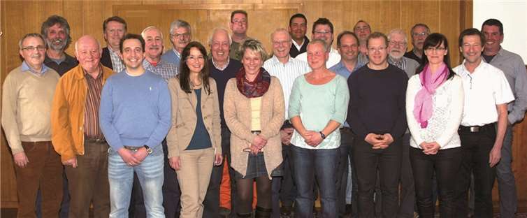 Die FBL-Kandidaten für den Stadtrat (v. l.): Otto Lembke, Dieter Breuer, Klaus Olef, Thomas Nuhn, Alexander Lembke, Hans Bauer, Dr. Hans-Joachim Bode, Martina Lorenzen, Gerd Fröhlich, Andreas Schmidt, Ruth Doemen, Rainer Doemen, Michael Berndt, Irmtraud Strowitzki, Carsten Jacob, Ernst Klein, Egmond Eich, Normen Müller, Hans-Joachim Bergmann, Wilfried Humpert, Kerstin Stahl, Stefan Plück und Klemens Weber. Es fehlen Norbert Brüggemann, Peter Filla, Klaus Hönerbach, Frank Krajewski, Paul Schäfer und Hans-Günter Unkelbach. privat