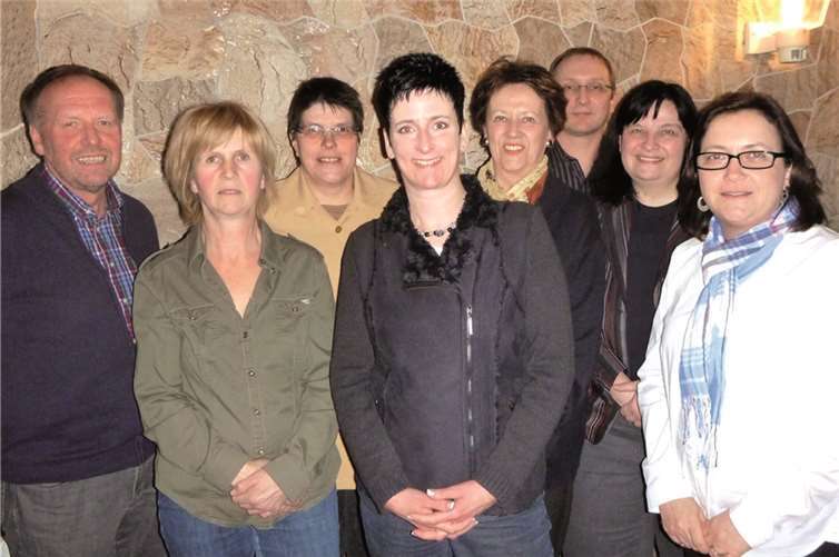 Die FDP Adenau geht mit neuen und bekannten Gesichtern in die Kommunalwahl: Bert Schäfer, Daniela Thiesen, Petra Streit, Katja Kerschgens, Christa Nohles, Frank Sossong, Sonja Sossong und Ulrike Weiss (v.l.)privat