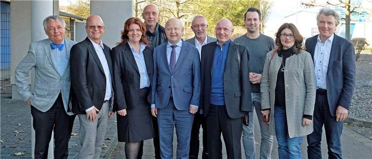 Die FDP-Vertreter mit Chefredakteur Hermann Krupp (2.v.l.) zu Besuch im Krupp-Medienzentrum. Fotos: WPA