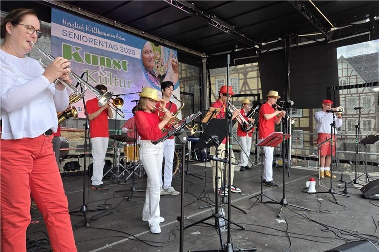 Die FEIER BRASS aus dem Musikzug der freiwilligen Feuerwehr Leubsdorf heizten dem Publikum ordentlich ein.