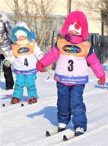 Die FIS unternimmt konkrete Initiativen, um die Schneeaktivitäten als gesunde Freizeitgestaltung vor allem für junge Menschen zu fördern. FIS