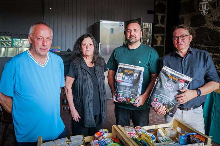 Die FWG Andernach unterstützt die Tafel für Tiere in Eich. Foto: privat