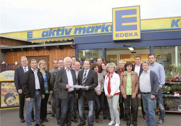 Die FWG Kempenich informierte sich über die Neubaumaßnahmen bei Edeka Keller.privat