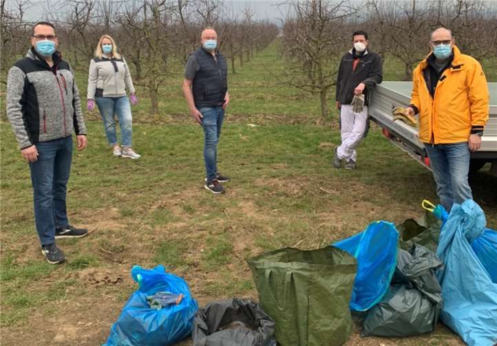 Die FWG Kettig sammelte nicht unerhebliche Mengen an Unrat und Abfall ein.Quelle: FWG Kettig