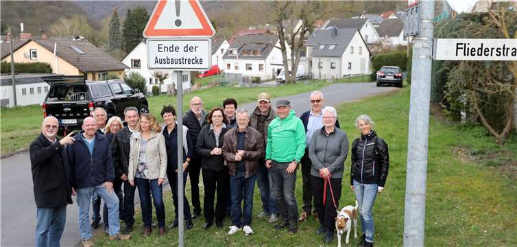 Die FWG-Mitglieder am derzeitigen Ende der Ausbaustrecke. Foto: FWG Oberbieber