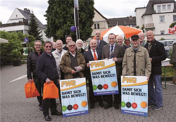Die FWG-Spitzenkandidaten für den Kreistag Ahrweiler präsentierten sich im Rahmen einer mit der FWG Bad Breisig organisierten Veranstaltung auf dem Zentralparkplatz in der Bad Breisiger Stadtmitte.privat