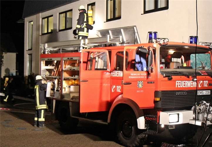 Die Fachbacher Wehr übte erstmals mit dem „neuen“ Löschfahrzeug. Willi Willig