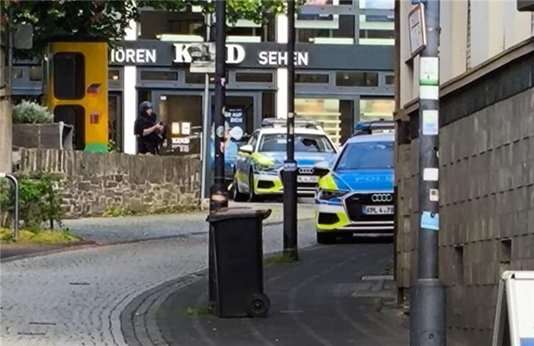 Die Fahndung nach dem Täter dauert weiterhin an.  Foto: SVM