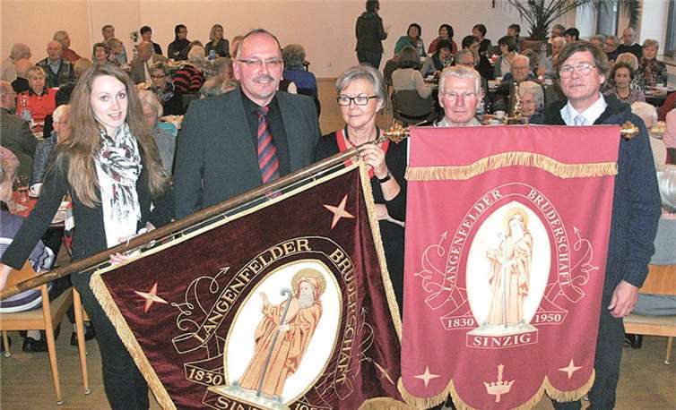 Die Fahnen der Langenfelder Bruderschaft Sinzig.privat