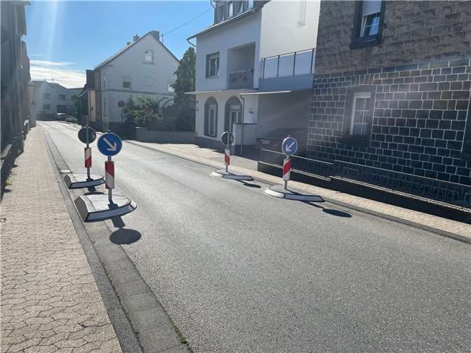 Die Fahrbahnverengung in der Pellenzstraße wurde erneuert. Foto: VG-Verwaltung Mendig/Otmar Schüller