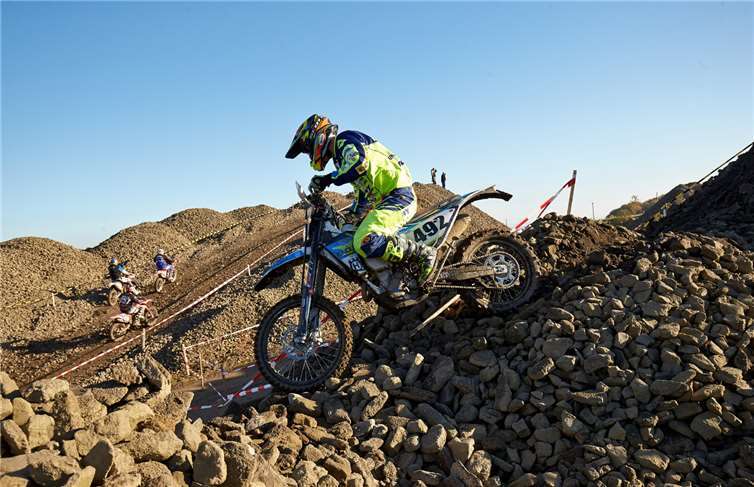 Die Fahrer müssen anspruchsvolle Cross-Prüfungen in den verschiedenen Wertungsläufen absolvieren.Thomas Frey