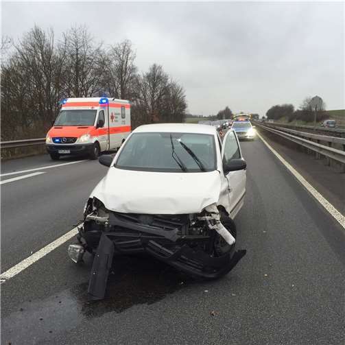 Die Fahrerin des Unfallfahrzeuges wurd verletzt ins Krankenhaus eingeliefert.