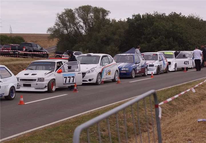 Die Fahrerinnen und Fahrer fahren in diesem Jahr nicht nur um die Bestzeit, um sich wertvolle Punkte für die Deutsche Bergmeisterschaft zu sichern, sondern auch um den Ehrenpokal der Verbandsgemeinde Cochem. Fotos: privat