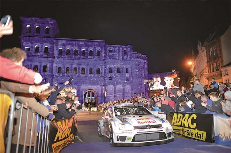 Die Fahrerpräsentation zu Beginn und der feierliche Abschluss bei der Siegerehrung finden an der historischen Porta Nigra in Trier statt. Oliver Kleinz