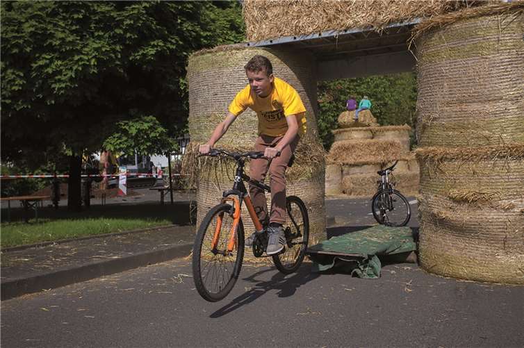Die Fahrradwippe in Seifen war die Attraktion für Jugendliche.