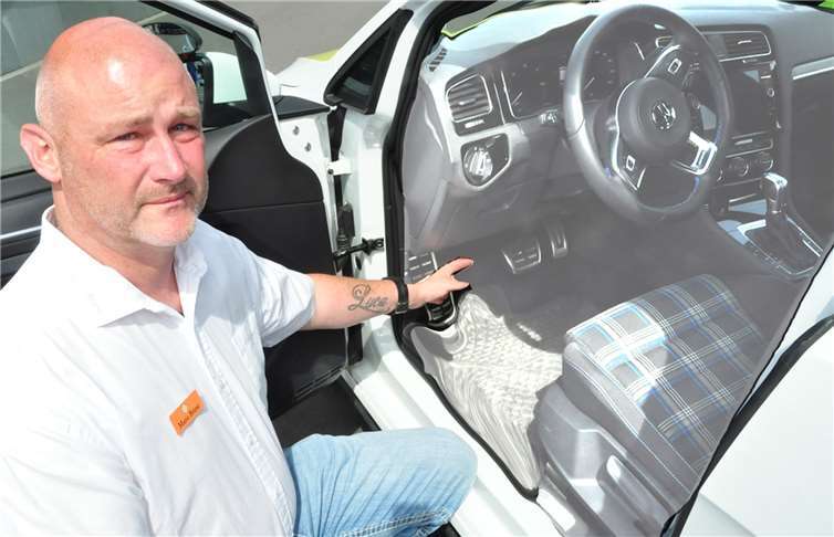 Die Fahrschule Mario Briese präsentierte ihr behindertengerechtes Lehrfahrzeug mit allen Vorzügen.