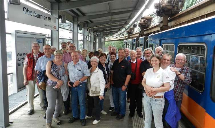 Die Fahrt mit der „Wuppertaler Schwebebahn“ führte bis zum Wendepunkt nach Oberbarmen.privat