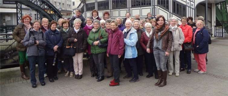 Die Fahrt mit der Wuppertaler Schwebebahn war für alle Teilnehmerinnen ein Muss.